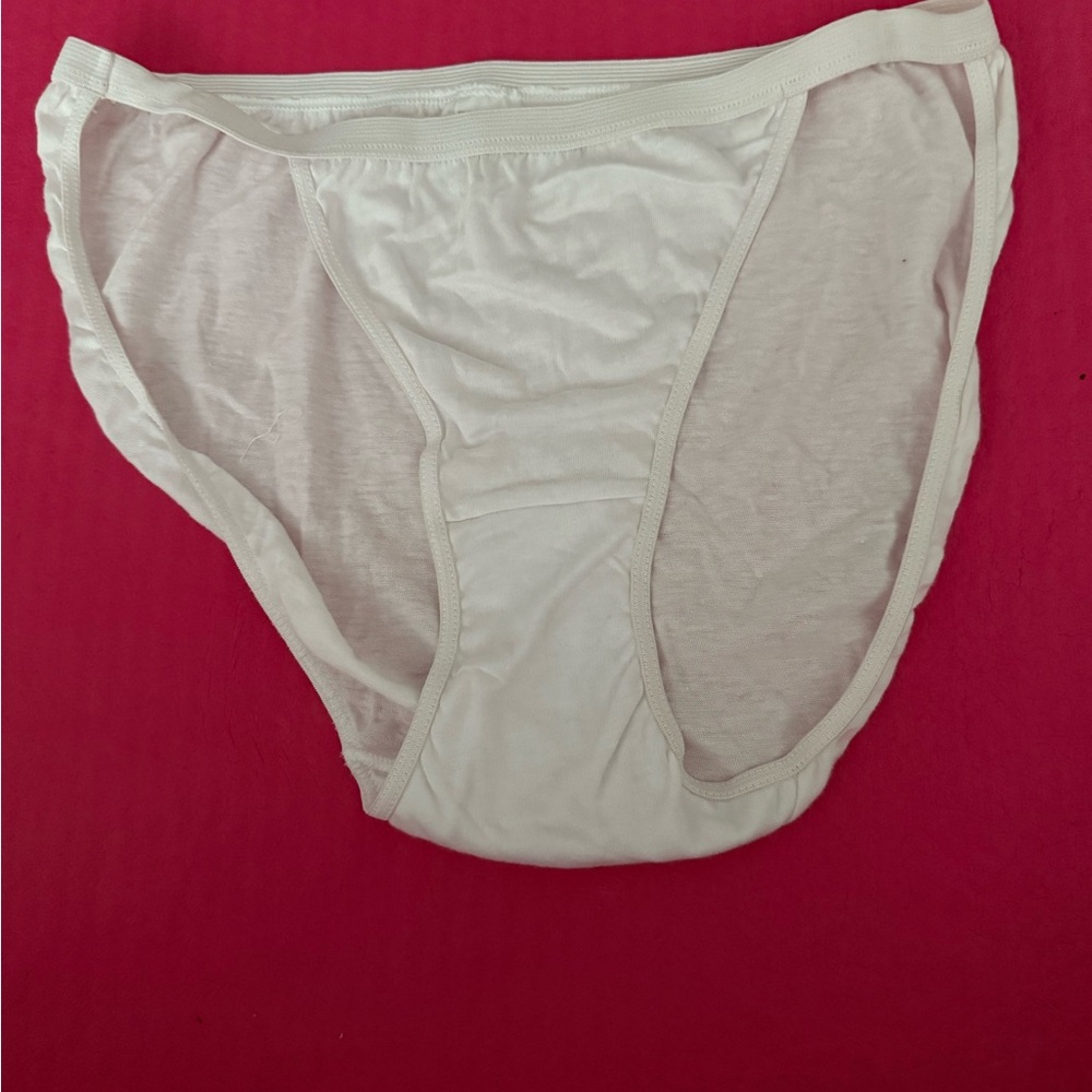 100% COTTON STRING BIKINI. MEDIUM. NEW UNWORN.